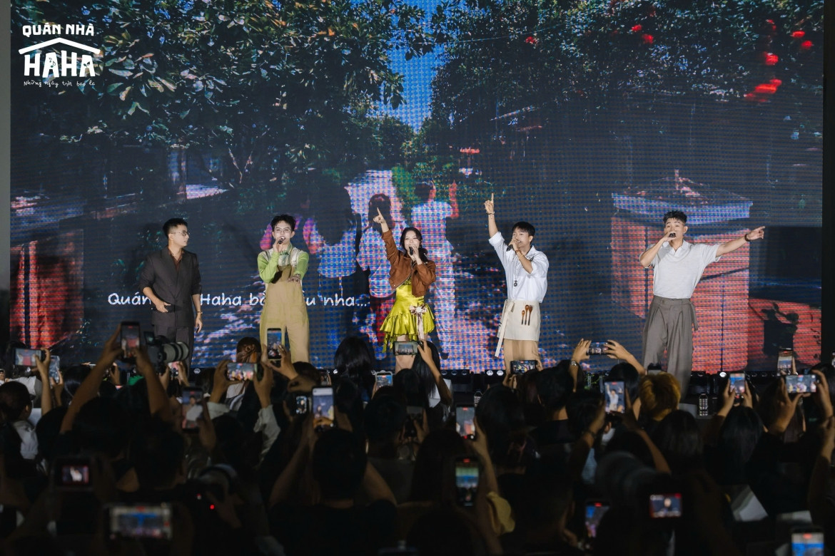 dan cast gia dinh haha mo quan an, nguoi stress, nguoi gap su co voi khach hinh anh 2