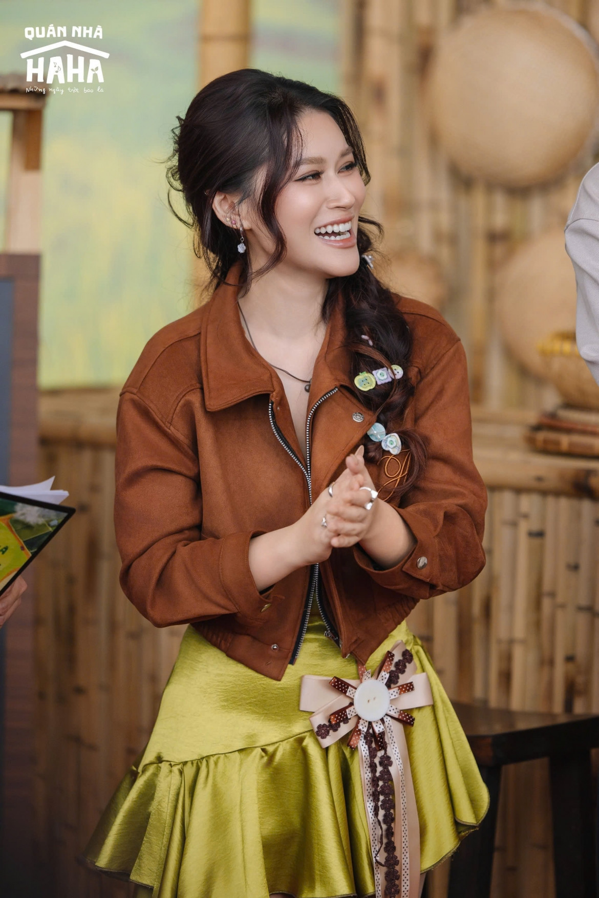dan cast gia dinh haha mo quan an, nguoi stress, nguoi gap su co voi khach hinh anh 5