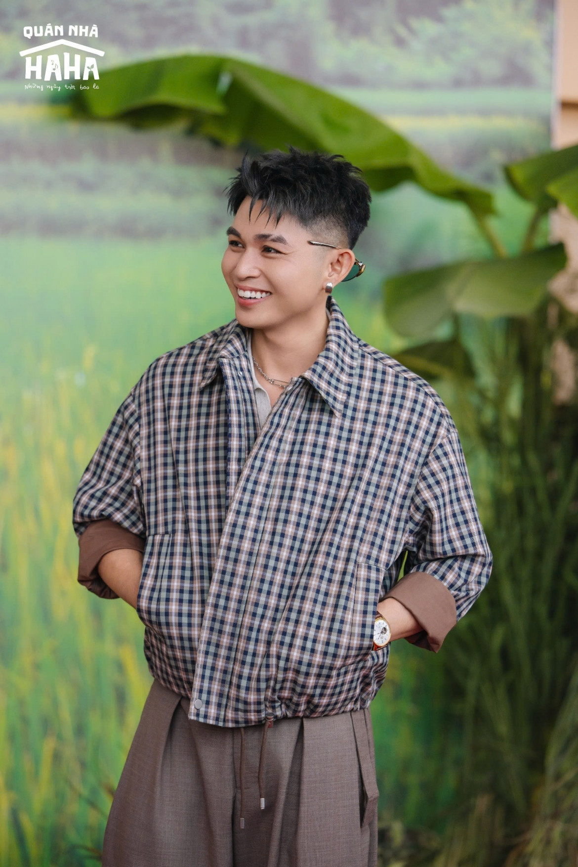 Dàn cast 'Gia đình Haha' mở quán, Jun Phạm stress, Duy Khánh áp lực chạy bàn插图2 dan cast gia dinh haha mo quan an, nguoi stress, nguoi gap su co voi khach hinh anh 3