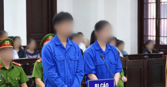 Cho giá đỗ 'tắm' hóa chất, 2 chủ cơ sở lĩnh án tù