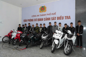 Khởi tố 15 thanh thiếu niên ẩu đả, dùng hung khí truy đuổi trên đường