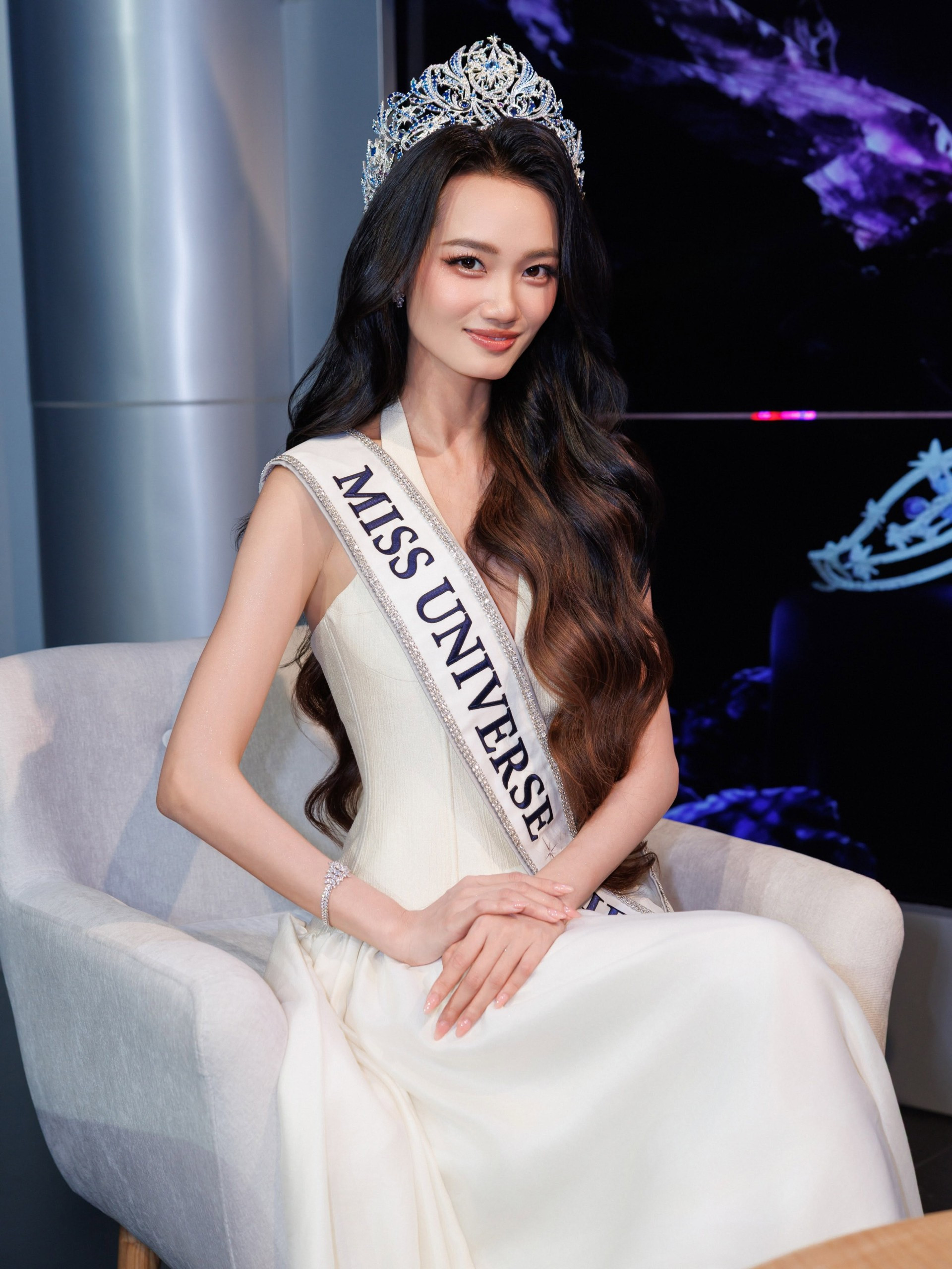 tu-man-trao-vuong-mien-tinh-cam-den-on-ao-nhom-chat-thuc-hu-drama-giua-ky-duyen-va-hoa-hau-quynh-anh-4-1791789836.jpg