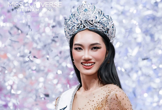 Sau á hậu Mỹ Anh đến lượt hoa hậu Quỳnh Anh xin lỗi vụ nhóm chat nói xấu