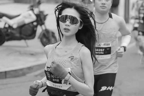 Chỉ còn 500m chạm đích, nữ runner Hàn Quốc bất ngờ quỵ ngã rồi qua đời: Hé lộ danh tính