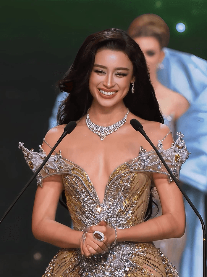 Emoura Phạm chỉ đạt được danh hiệu Á hậu 4 Miss Grand International 2026.