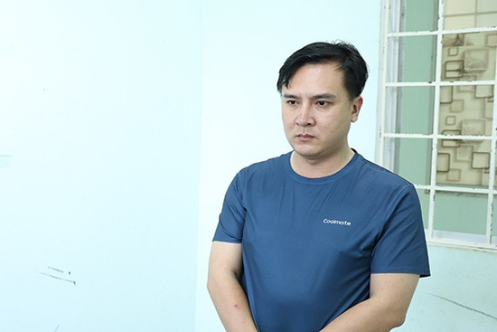 Bắt tạm giam cựu giám đốc phòng giao dịch ngân hàng