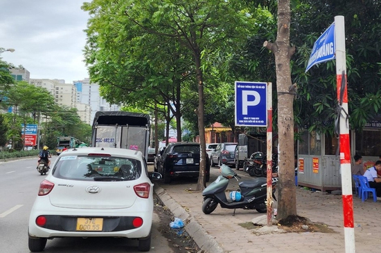 Hà Nội tăng phí trông giữ xe, 12 tuyến phố có giá gửi ô tô 50 nghìn đồng/giờ