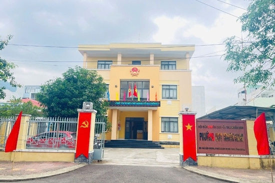 Yêu cầu làm rõ việc 2 hiệu trưởng làm giáo viên, nhân sự nơi khác về làm hiệu trưởng