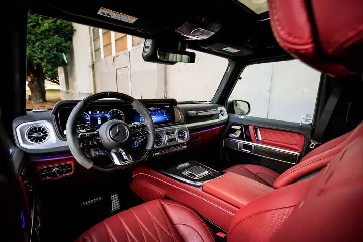 Mercedes-Benz G-Class giờ đây còn là một biểu tượng của sự sang trọng. (Ảnh: U.S. News & World Report)
