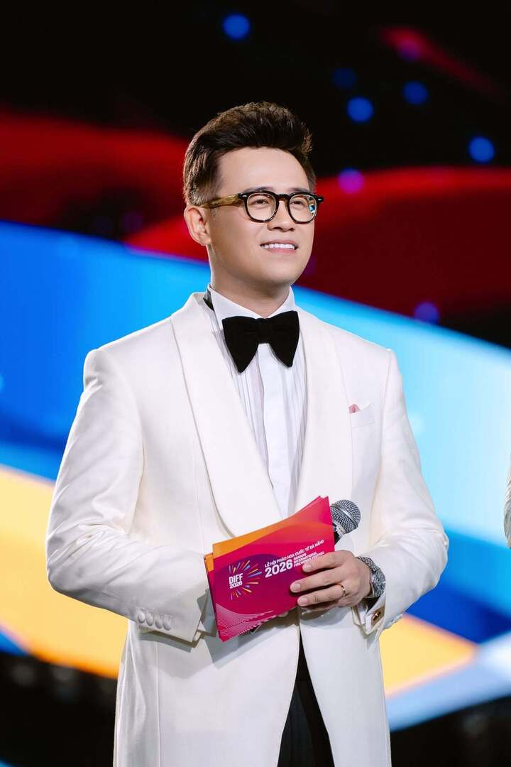 Hiện nay, Đức Bảo là một trong những MC song ngữ hàng đầu.