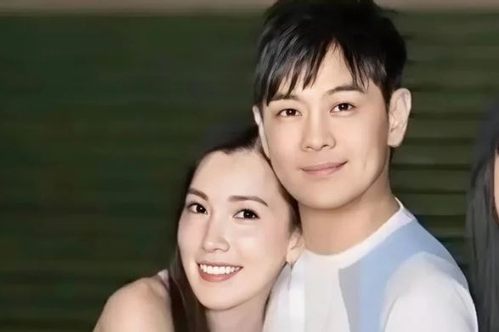 Lâm Chí Dĩnh gây sốt với ngoại hình ở tuổi 52