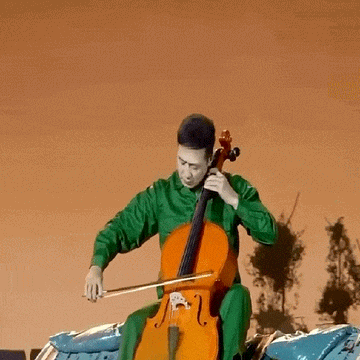 Hoàng tử cello tái xuất: MC nổi tiếng khắp Việt Nam là thủ khoa Nhạc viện, cứ lên sân khấu khắc 'hóa thần'