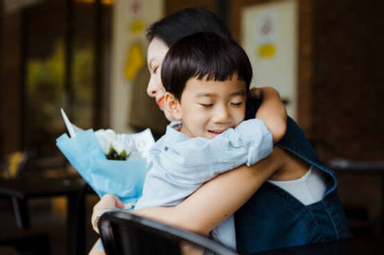 Bức thư bé trai lớp 6 gửi mẹ kế nhân ngày 20/10 gây bão mạng