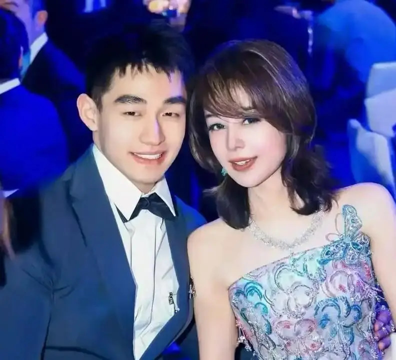 Chàng trai 19 tuổi yêu mẹ đơn thân 39 tuổi, gia đình có phản ứng gây sốc - Ảnh 2.
