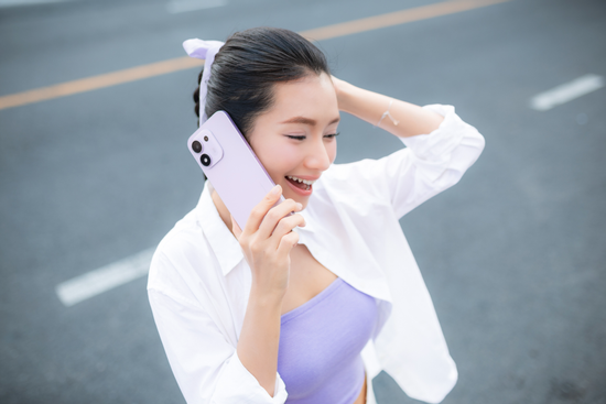 HONOR 600S Tím Thạch Anh hòa nhịp cùng phong cách giới trẻ