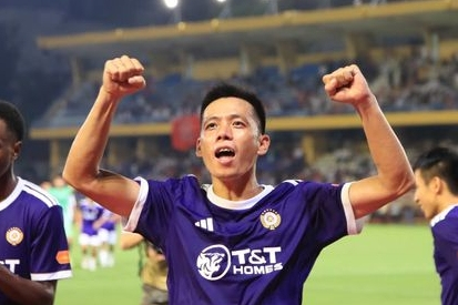 Văn Quyết nói lời xúc động sau chiến thắng của CLB Hà Nội: Tôi cũng đã lớn tuổi rồi...!