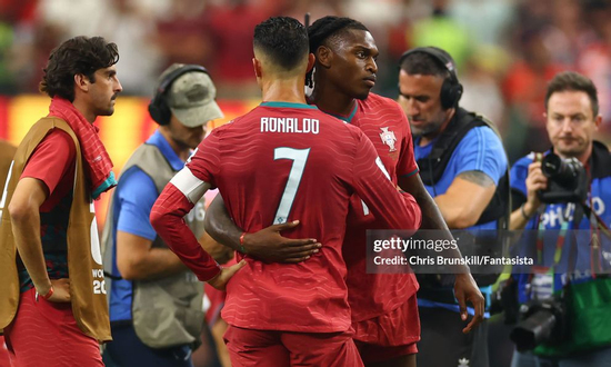 Ronaldo rút lui, đội tuyển Bồ Đào Nha trao ngay áo số 7 cho người khác