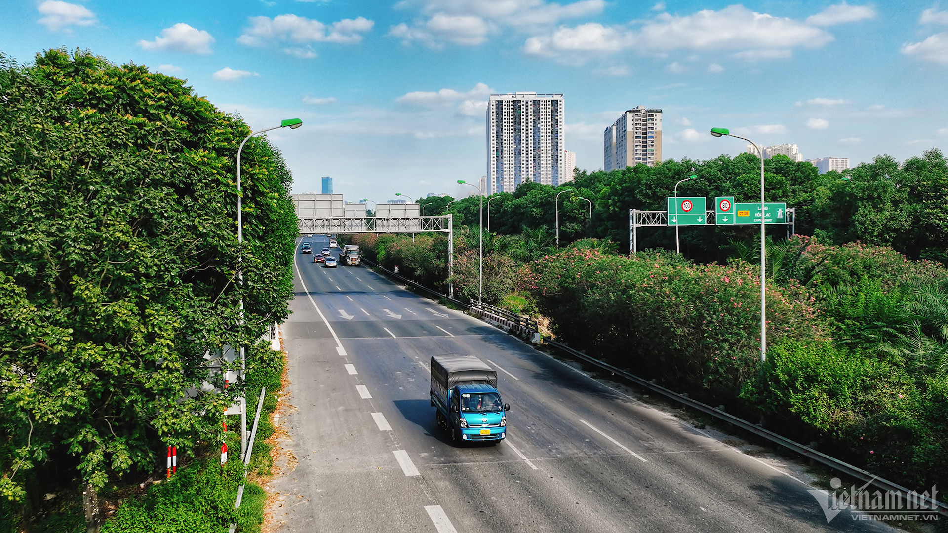trúc đào, đại lộ thăng long.jpg