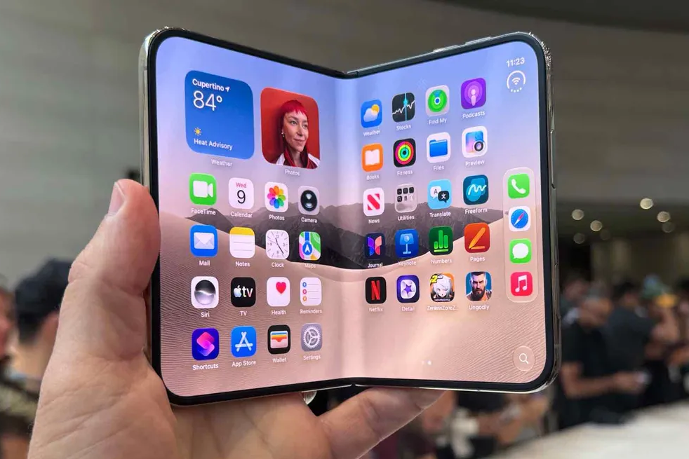 Phía sau cơn sốt iPhone Duo: Vì sao Apple chấp nhận chậm chân nhiều năm?