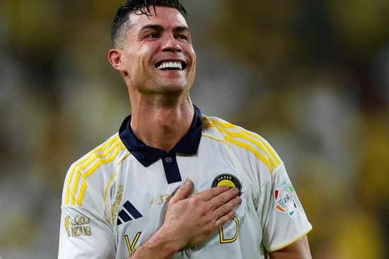 Không chỉ làm 'công ăn lương', Ronaldo vung tiền mua cổ phần Al Nassr?