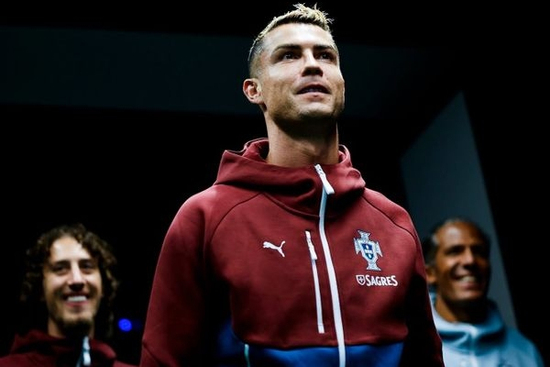Tin được không, Ronaldo chỉ mất 39 giây để kiếm đủ số tiền nộp phạt cho LĐBĐ Bồ Đào Nha
