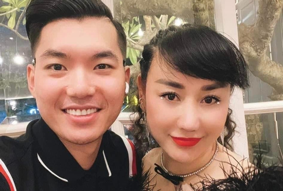 Động thái mới nhân ngày 20/10 của nam nghệ sĩ bỏ showbiz ra Hà Nội lấy vợ hơn 15 tuổi