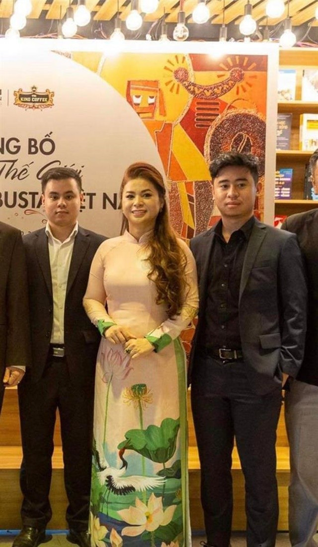 con-trai-ca-cua-ong-dang-le-nguyen-vu-va-ba-le-hoang-diep-thao-dam-nhan-vi-tri-pho-tong-giam-doc-3-1792552025.jpg