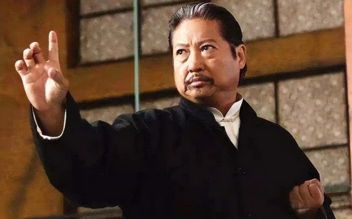 Hồng Kim Bảo là huyền thoại võ thuật của showbiz Hoa ngữ.