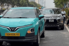 TPHCM: Hiện trường vụ 4 ô tô tông liên hoàn trên đường Võ Nguyên Giáp, ùn ứ gần 2km