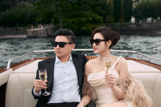 Đỗ Thị Hà đăng loạt ảnh lãng mạn  kỷ niệm một năm ngày cưới bên chồng doanh nhân