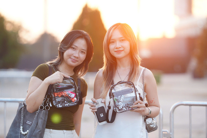 Hàng chục nghìn người hâm mộ 'đốt nóng' không khí tại SVĐ Mỹ Đình - 6