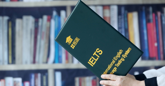 Học sinh THCS, THPT đua luyện thi IELTS, chuyên gia cảnh báo mặt trái