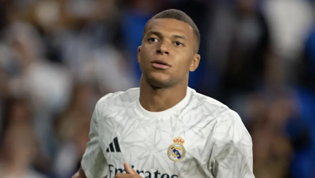Ronaldo thắng áp đảo Messi trong cuộc đua kiếm tiền, dẫn đầu danh sách của Forbes插图7 anh man hinh 2026 10 23 luc 125926
