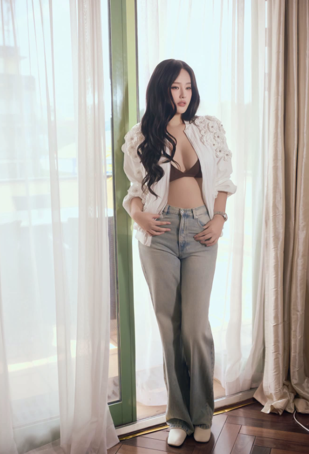 Mỹ nhân từng đăng quang Hoa hậu Việt Nam ở tuổi 18, nay U40 vẫn đẹp quyến rũ, khoảnh khắc vào bếp cũng hút mắt插图3 mai-phuong-thuy-5-1792659341.png