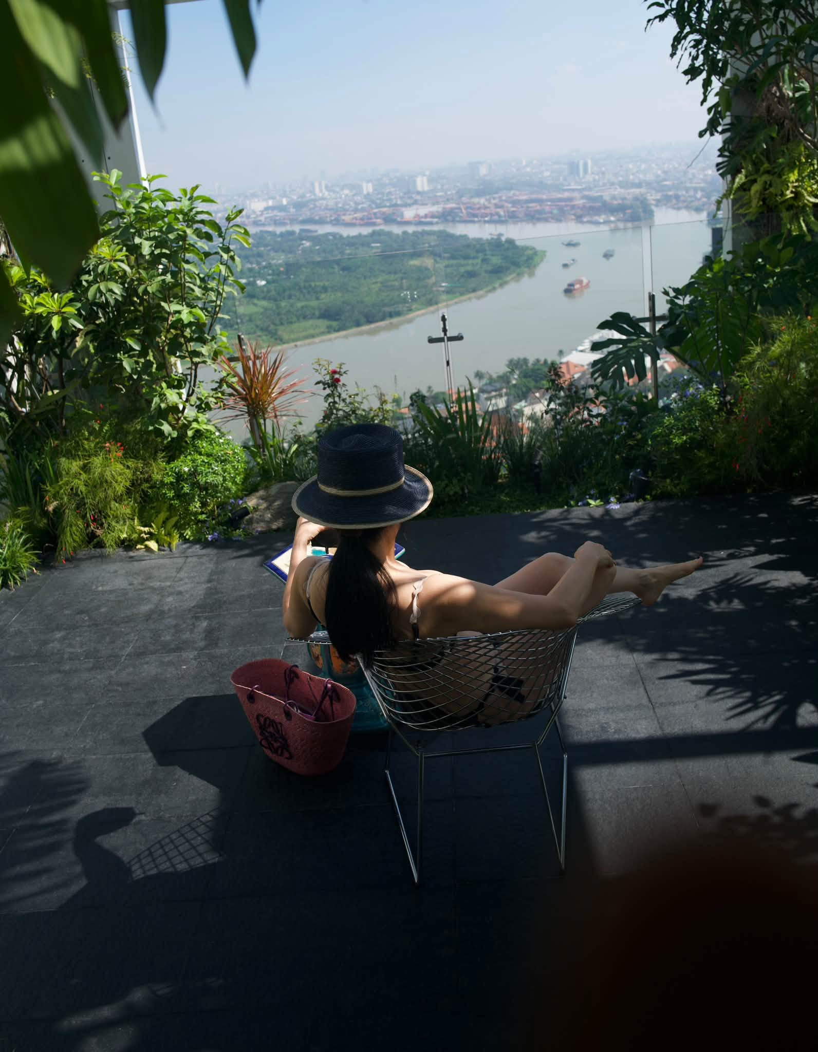 Vườn xanh đẹp mê hồn trong penthouse 450m2 của ca sĩ Hồng Nhung插图2 853281016_10164756563582819_765403416176717188_n.jpg