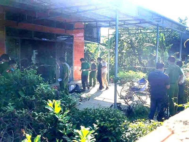 Cháy nhà khiến 2 cha con tử vong.jpg