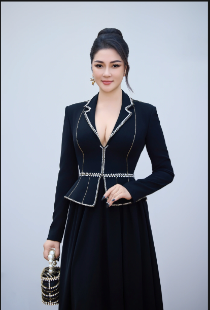 Nàng hậu quê Hải Phòng trở thành tiến sĩ ở tuổi 41, đăng quang khi mới 19 tuổi, từng lọt Top 15 thế giới插图2 screenshot-1792994518-1792994633.png