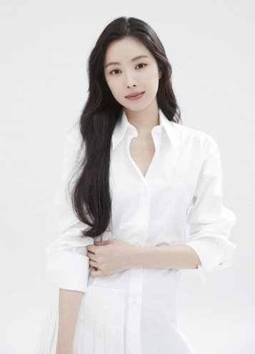 son-na-eun-3-1792572547.png