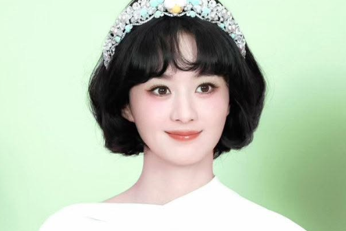Triệu Lệ Dĩnh tái xuất sau thời gian nghỉ dưỡng, kiểu tóc gây tranh cãi và phản hồi hài hước của ê-kíp
