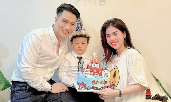 Diện mạo cực phẩm con trai diễn viên Việt Anh: Điển trai chuẩn tổng tài, mẹ ruột hé lộ điều bất ngờ