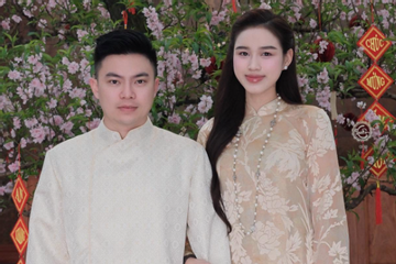 Một năm về chung nhà của Đỗ Thị Hà và thiếu gia Sơn Hải: Chồng kín tiếng nay thường xuyên xuất hiện bên vợ