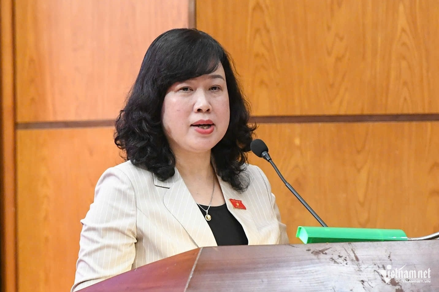 W-W bo truong dao hong Lan.jpg