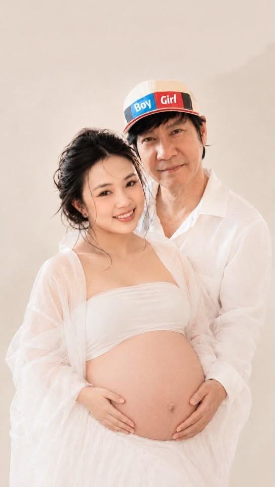 Nam nghệ sĩ hài 62 tuổi bán mì ở Mỹ, chuẩn bị đón con chung với vợ kém 30 tuổi插图3 nam-nghe-si-hai-62-tuoi-ban-mi-o-my-chuan-bi-don-con-chung-voi-vo-kem-30-tuoi-4-1793257275.jpg
