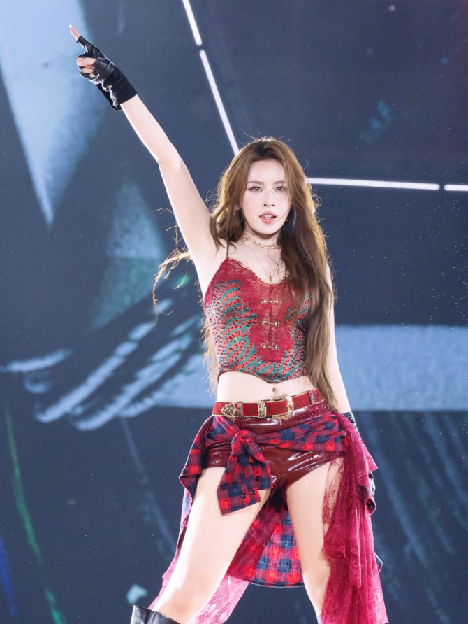 Từng là hot girl đình đám Hà Nội, mỹ nhân tuổi 33 được fan Trung Quốc săn đón, lọt đề cử Top 100 gương mặt đẹp nhất thế giới插图2 chi-pu-4-1793246824.png