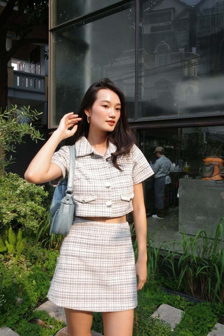 Sau đăng quang, Quỳnh Anh cho biết sẽ trở về Hà Nội để lo liệu công việc gia đình và ở bên cạnh người thân trong thời điểm nhà có tang sự.