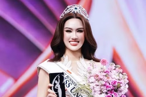Trịnh Mỹ Anh bị tước vương miện