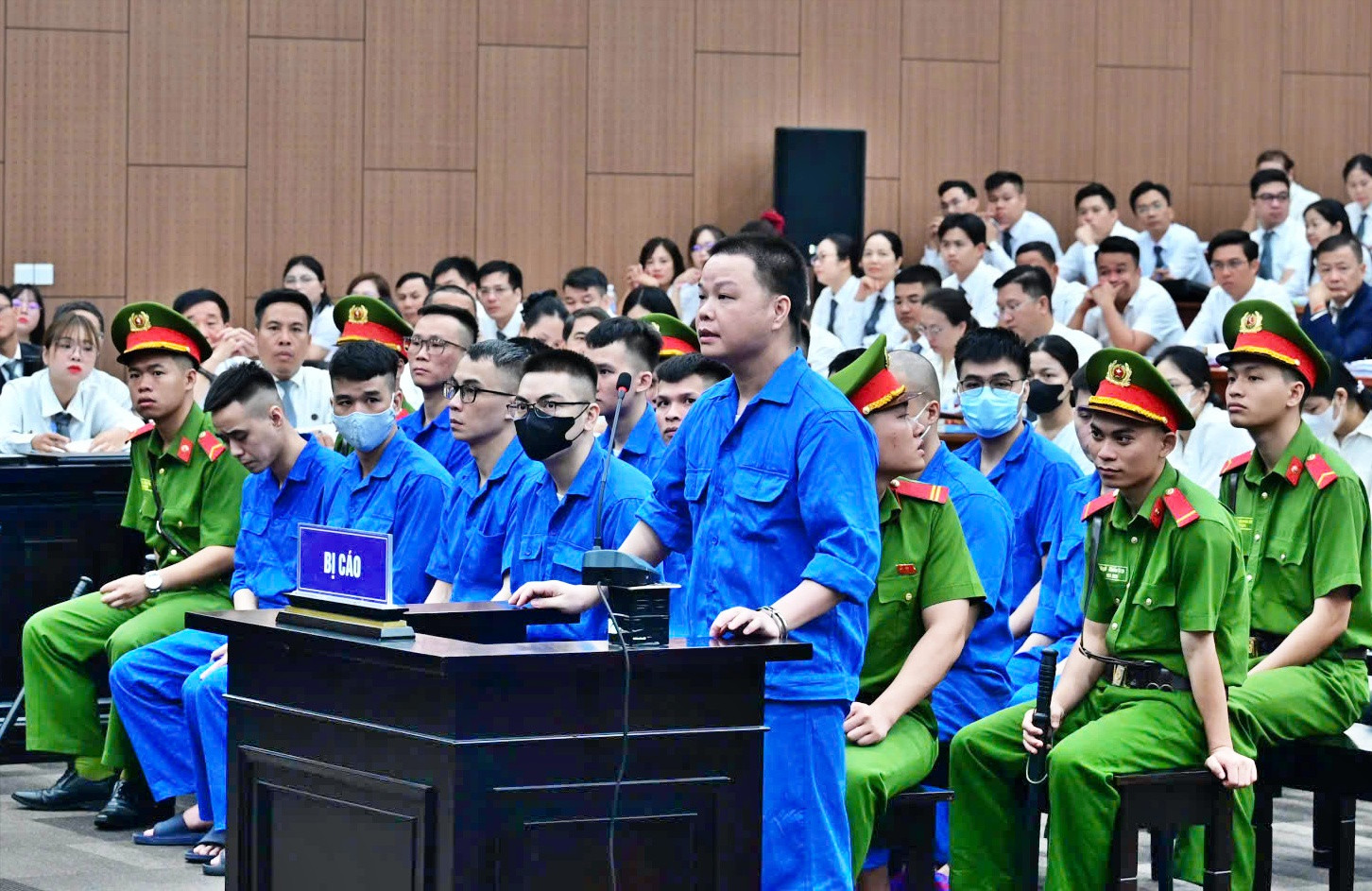 Vợ cũ Mr Hunter không thừa nhận hành vi lừa đảo  - Ảnh 1.