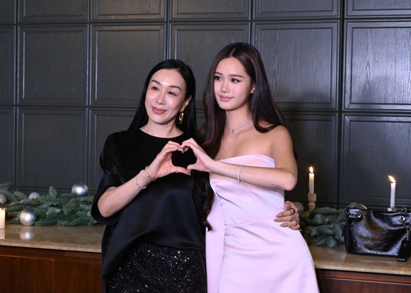 Chung Lệ Đề đưa con gái 16 tuổi dự sự kiện, tiết lộ kế hoạch cho con gia nhập showbiz - Ảnh 2