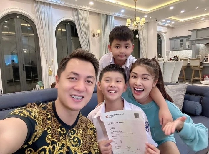 Đăng Khôi: Cho con một tuổi thơ bình dị giữa hào quang của bố mẹ - Ảnh 3