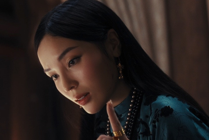 Đảm nhận vai Thị Mầu, Hoa hậu Kỳ Duyên trong cũng đem đến màu sắc thú vị trong “Chị chị em em 3”. Lần thứ 2 đóng phim điện ảnh, nàng hậu thử thách bản thân với một vai diễn khó.